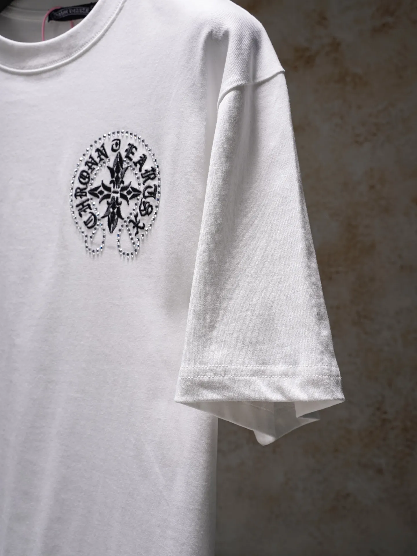 100 Chtome Hearta/ T g， ， 。 Same Style , 。 ， Series， 。 ! ， ， 。 ， ， ， ， ！ ， ，Breathable ， ， ， ， ！ ：Black、White Size：S-XL